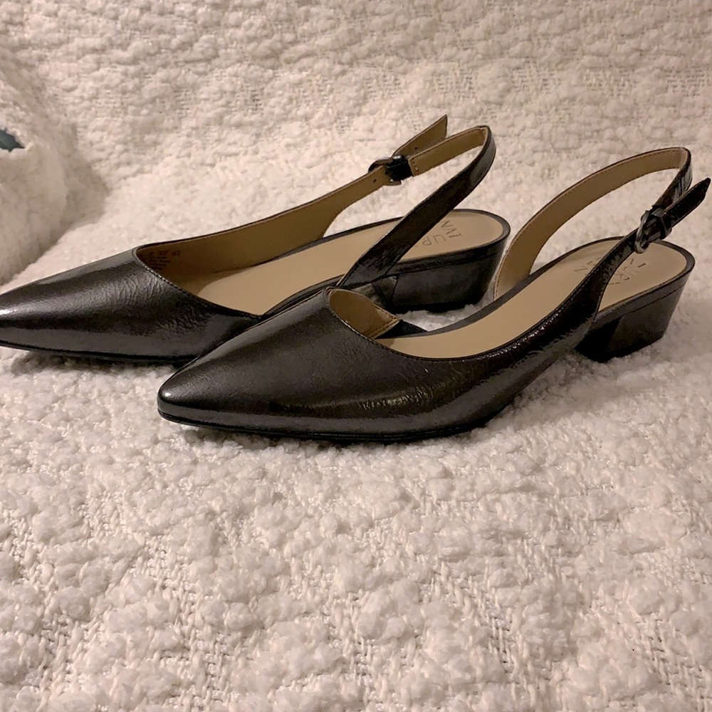 NWOT Naturalizer dark gray low heeled dress shoe